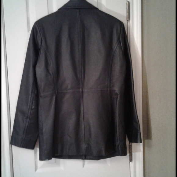 Leather jacket - Picture 2 of 5